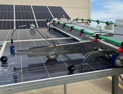 Ruedas del robot automático de limpieza solar